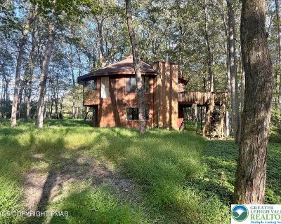 4 Bedroom 2BA 1612 ft Single Family House For Sale in Jim Thorpe, PA