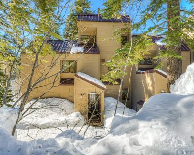 4 Bedroom 2BA Condo Vacation Rental in Carnelian Woods Sanctuary, Carnelian Bay, CA