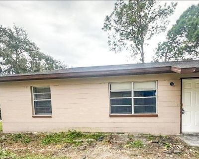 2 Bedroom 1BA 900 ft Apartment For Rent in Lakeland, FL