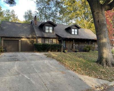 4 Bedroom 3BA 2313 ft Single Family Home For Sale in LEAWOOD, KS