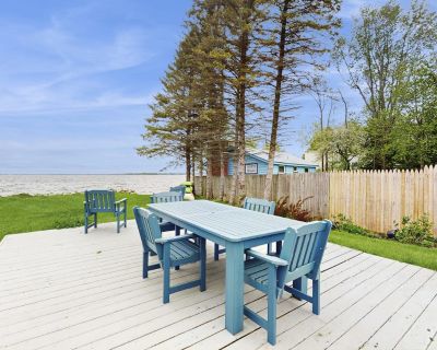 3 Bedroom 2BA Pet-Friendly House Vacation Rental in Shore Acres, Isle La Motte, VT