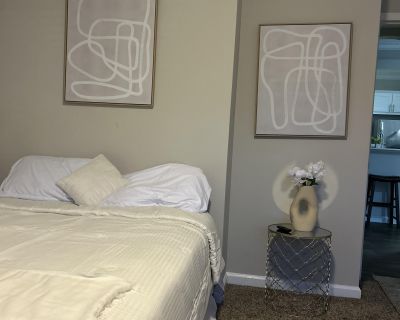 Room for Rent with Private Bathroom in Apartment