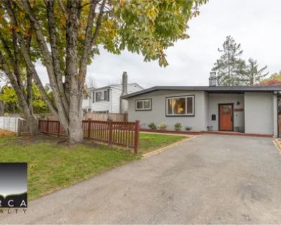 3 Bedroom 1550 ft House For Rent in North Vancouver, BC