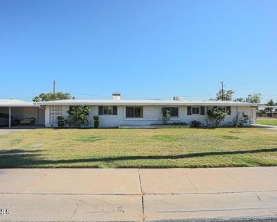 2 Bedroom 2BA 1396 ft Townhouse For Sale in Sun City, AZ
