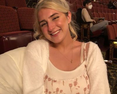 Hi! My name is Cora. I am a student at WSU, a behavioral technician, and a doordasher delivery driver. I am very clean and mindful. I have a cat, who is very neat. Additionally, my credit score, according to experian, is roughly 720..