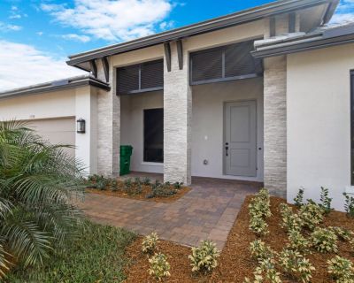 6 Bedroom 5BA 3889 ft Apartment For Rent in Davie, FL