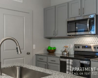 3 Bedroom 2BA 1397 ft Apartment For Rent in Lake Jackson, TX