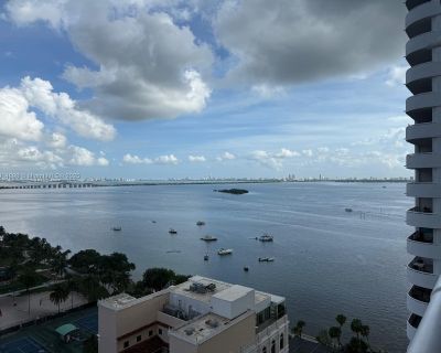 N Bayshore Dr. Beautiful 3 bedroom/3 bath Plus Den, bay, city and park views condo at The Grand. Full service resort living building. Located in the heart of Miami's exclusive Arts + Entertainment District, just one mile from the port of Miami, and within walking distance from the Adrienne Arsht Center for the Preforming Arts, Kaseya Center Arena and BayFront Park. Enjoy the proximity to Bricke...