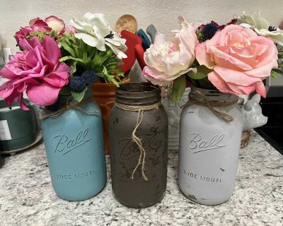 Set of 3 Large Mason Jars with Flowers in 2