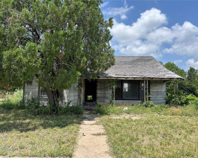 2 Bedroom 1BA 912 ft Single Family House For Sale in Goldthwaite, TX