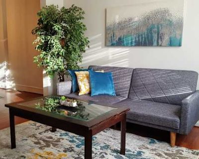 Private room with shared bathroom in a Townhouse, Wilmington, DE 19805