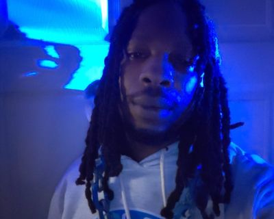 $400 /month. Age: 31 * Smoker?: Yes * Any pets?: No * Occupation: Other * Gender: Male. Smoking room acceptable. Pets are fine. No preference specified. Age preference: 24 - 33. Looking in: Brightmoor , Eight Mile Wyoming , Eliza Howell , Fitzgerald , Grandmont # 1 , Grandmont - Rosedale , Minock Park. I am a male aged 31. I am looking for a small or large room. I am available to move from 01/1...