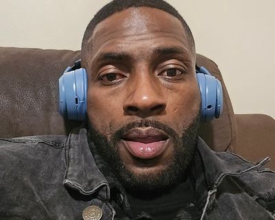 Hello, I would be a great roommate because I'm a clean, generous person, and very easy to get along with. Just looking for somewhere to call home..