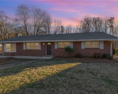 3 Bedroom 1BA 1627 ft Single Family House For Sale in Walkertown, NC