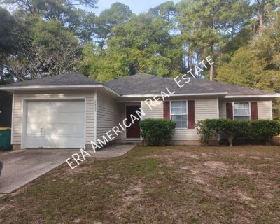 3 Bedroom 2BA 1011 ft Pet-Friendly Single-family home For Rent in Crestview, FL
