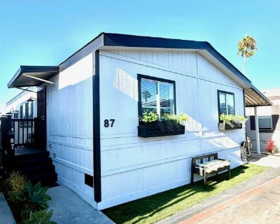 3 Bedroom 2BA 1056 ft Mobile Home For Rent in Huntington Beach, CA