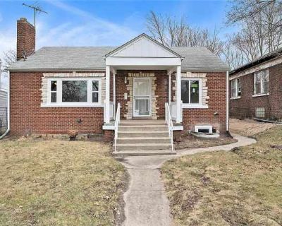 4 Bedroom 2BA 2052 ft Pet-Friendly Apartment For Rent in Gary, IN