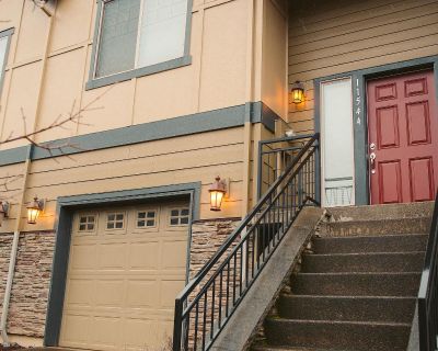 3 Bedroom 3BA 1480 ft Townhouse For Rent in Happy Valley, OR