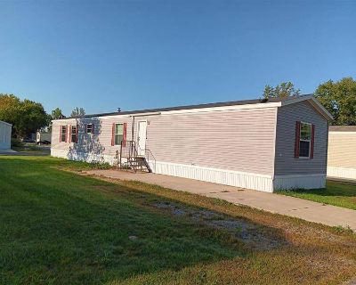 3 Bedroom 2BA 1056 ft Mobile Home For Rent in Crestline, OH
