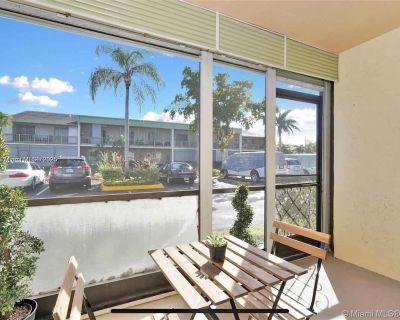 1 Bedroom 1BA 690 ft Condo For Rent in Coral Springs, FL