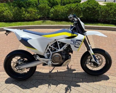 2019 Husqvarna 701 Supermoto Supermoto Saint Louis, MO