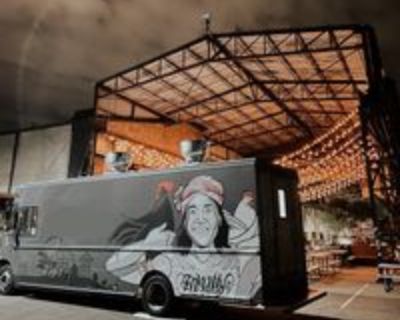 20' Food Truck with Rotisserie - Freightliner / MT45 CHASIS / 2010