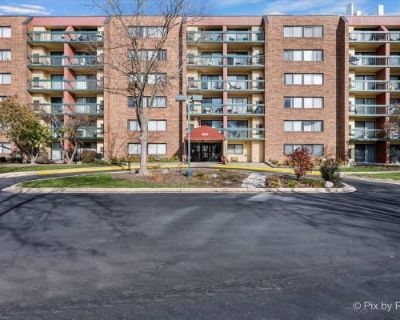 1 Bedroom 1BA Condominium For Sale in HOFFMAN ESTATES, IL