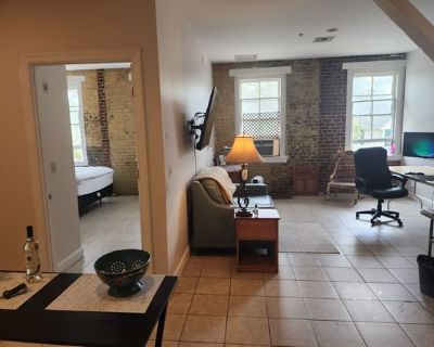 Steven (Has a Condo) on iROOMit. Room in the 1 Bedroom 1BA Apartment For...