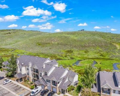 2 Bedroom 2BA 1035 ft Furnished Condominium For Sale in PARK CITY, UT