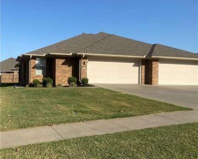 6101 White Oak CIR. image_url. Patio / balcony Dishwasher Garage Microwave Range Refrigerator Unit Amenities dishwasher microwave patio / balcony range refrigerator Property Amenities parking garage. 2 Bedroom. 2 Bathroom. 1286 ft