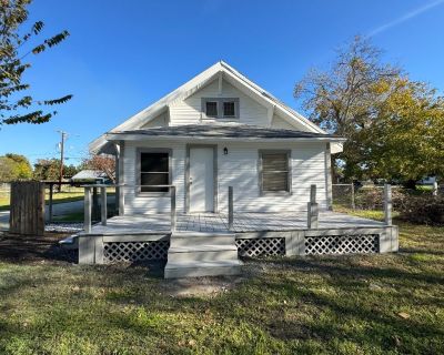 2 bedrooms, 2 bath | 605 N Myrtle St, Kosse, TX 76653