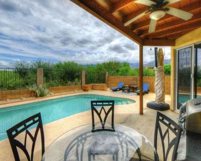 3 Bedroom 2BA 1697 ft Pet-Friendly Apartment For Rent in Oro Valley, AZ