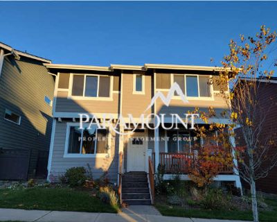 4 Bedroom 2.5BA 1956 ft Pet-Friendly Apartment For Rent in Bremerton, WA