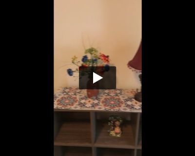 Total rooms: 4. Deposit: $650.00 * Utilities included?: Yes * Fees apply?: No. References are not required. Smoking is allowed. Furnishings: Furnished * Parking: Yes * Garage: Yes * Yard/patio: Yes * Balcony/roof terrace: No * Disabled access: No * Living room: shared * Broadband included: Yes. Availability Available Now Minimum term 6 months Maximum term None. Bedrooms for Rent (Not Whole Hous...