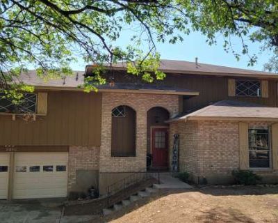 7 Bedroom 4BA 3050 ft Furnished Pet-Friendly Apartment For Rent in San Antonio, TX