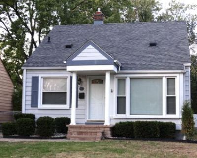 3 Bedroom 1BA 1000 ft House For Rent in Royal Oak, MI