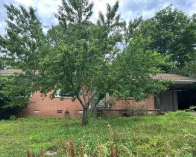 1.5 Bath Preforeclosure Property in Batesville, AR 72501 - Arch St