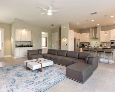 5 beds 5 bath townhome vacation rental in Four Corners, FL