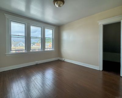 3 Bedroom 1BA 1758 ft Apartment For Rent in Bridgeport, CT