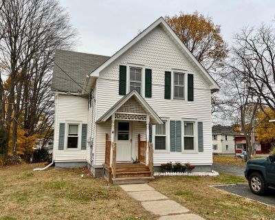 2 Bedroom 1BA 860 ft Apartment For Rent in Millbrook, NY