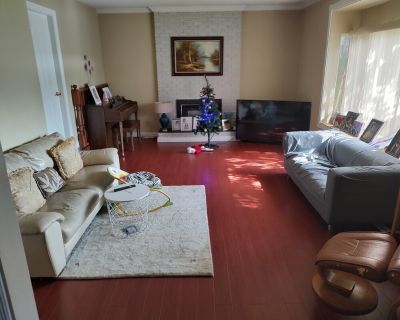 One room for rent (Has a House) on iROOMit. Room in the 1 Bedroom 1BA House...