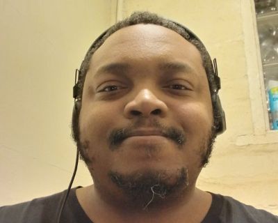 $400 /month. Age: 40 * Any pets?: No * Occupation: Professional * Gender: Male. Non-smoking room preferred. Pets are fine. No preference specified. Age preference: 30 - 50. Looking in: Detroit , Downtown , East - Central , East - Lower , East - Upper , Midtown , New Center , North , Southwest/Near West , West - Central , West - Upper. Hey there! Looking for a roommate situation in Detroit? I'm ...