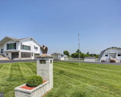 3 Bedroom 2BA 1830 ft Single Family House For Sale in Greencastle, PA