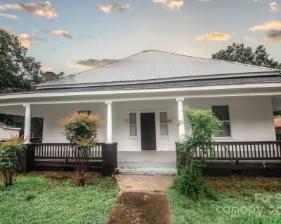 3 Bedroom 1BA 2160 ft House For Sale in Monroe, NC