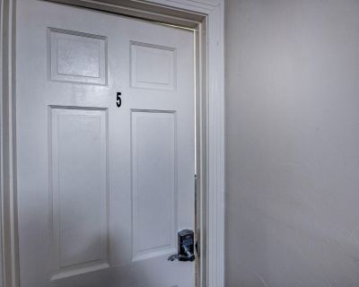 Jackson Home Near Grocery Stores, Dining, and I-55 (id. 16386) (Has an...