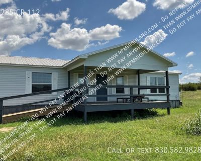 285 CR 112. Country living in this spacious manufactured home in Burnet, Texas. This is a 5 bedroom, 3 bath home that has a split floor plan. It is country living, but close to town for shopping and restaurants. The house has in excess of 1800 square feet of living space for your family. The kitchen has an island and is open to the dining room. The bedrooms are spacious and the master has a wal...