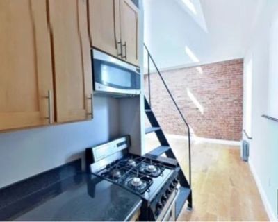 No Fee Uptown East 2BR Duplex