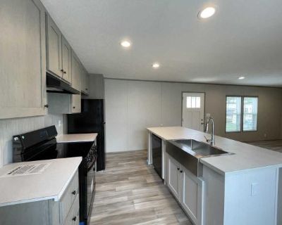 3 Bedroom 2BA 1216 ft Mobile Home For Sale in La Fontaine, IN