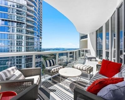 15811 Collins Ave Apt 3107. **** OCEAN VIEW 2 PARKINGS**** and Beach access for residents this luxurious fully decorated and furnished, featuring a stunning private foyer that leads to a spacious 3-bedroom, 3-bathroom haven. is a turn-key gem in the coveted Sunny Isles region offers breathtaking views of the ocean, Miami skyline, and intracoastal waters. Simply bring your clothes and settle in ...