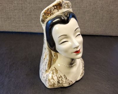 C48 Vintage Spanish Bride Queen Princess Head Vase Planter Wht Gold Veil Dress